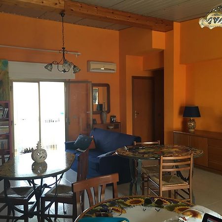 I Colori Dell'Arcobaleno Bed & Breakfast Santo Stefano di Camastra Exterior photo