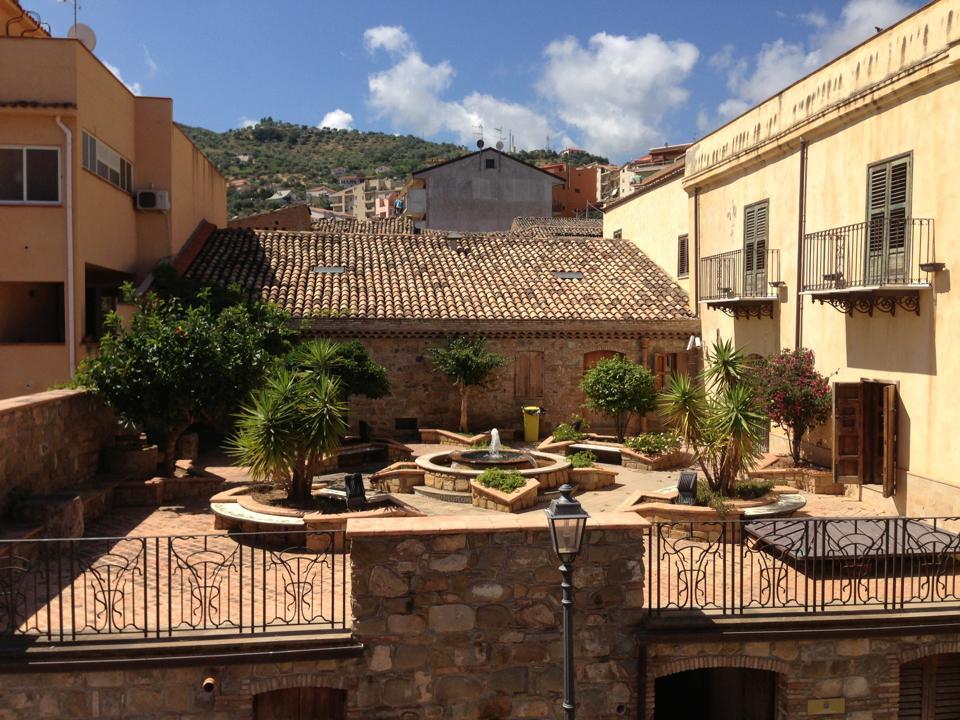 I Colori Dell'Arcobaleno Bed & Breakfast Santo Stefano di Camastra Exterior photo